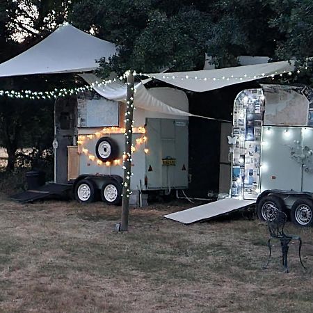 Glamping In Style, Prospector Tent Hotel Crawley  Exterior photo