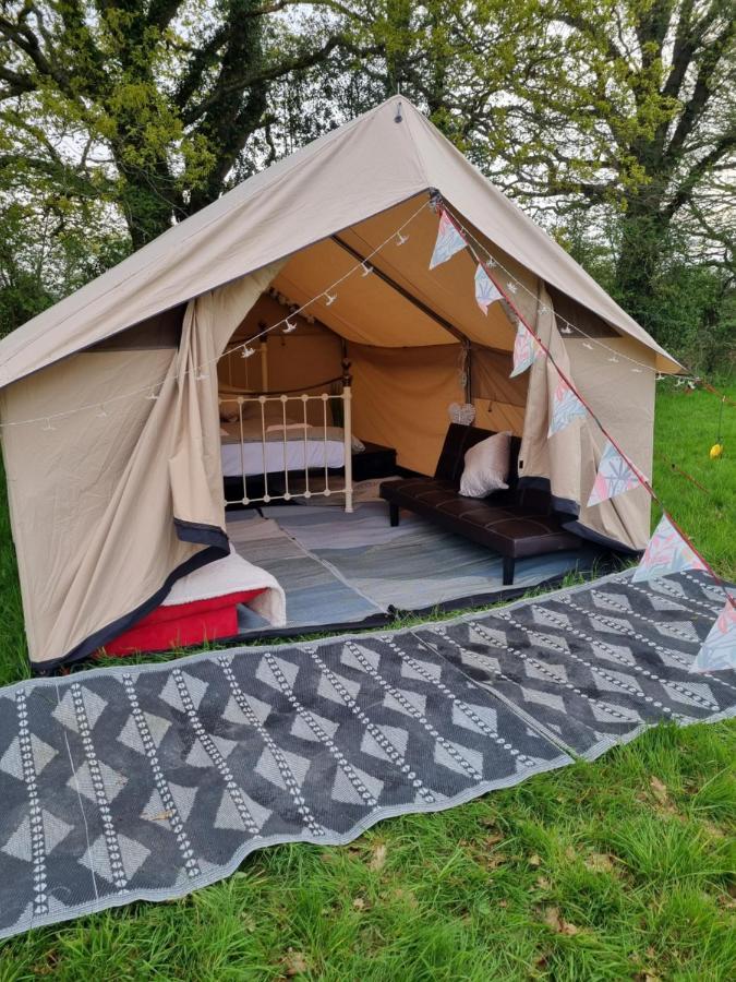 Glamping In Style, Prospector Tent Hotel Crawley  Exterior photo