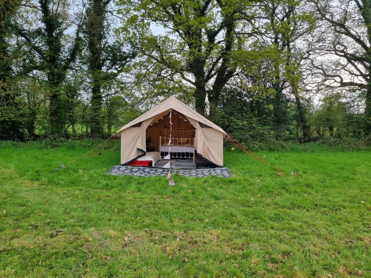 Glamping In Style, Prospector Tent Hotel Crawley  Exterior photo